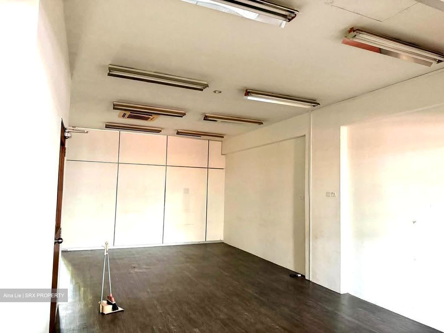 The Sunflower (D14), Office #635862811